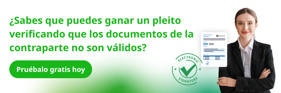 Abogada con documento verificado electrónicamente, mostrando cómo comprobar la firma electrónica de un documento de la contraparte antes de un pleito